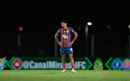Cauly lamenta derrota do Bahia contra o Mirassol (Foto: Vinicius Silva/AGIF)