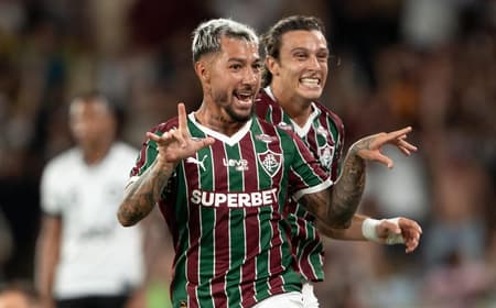 Acosta faz gol de placa em Fluminense x Botafogo (Foto: Jorge Rodrigues/AGIF/ Gazetapress)
