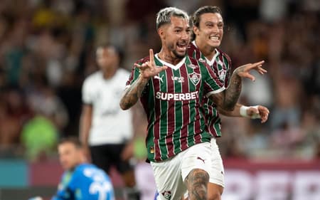 Acosta faz gol de placa em Fluminense x Botafogo (Foto: Jorge Rodrigues/AGIF/ Gazetapress)