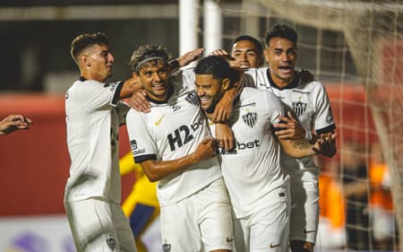 Atletas do Galo comemoram gol contra o Itabirito (Foto: Pedro Souza / Atlético)