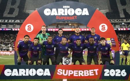 Time do Botafogo em campo pelo Campeonato Carioca (Foto: Vitor Silva/BFR)