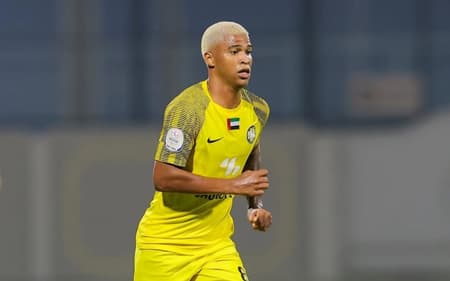 Caio Eduardo em ação pelo Al Ittihad Kalba (Foto: Divulgação)