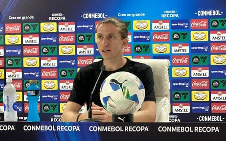 Filipe Luís coletiva Recopa Lanús