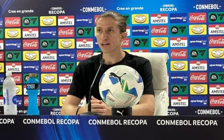 Filipe Luís coletiva Recopa Lanús