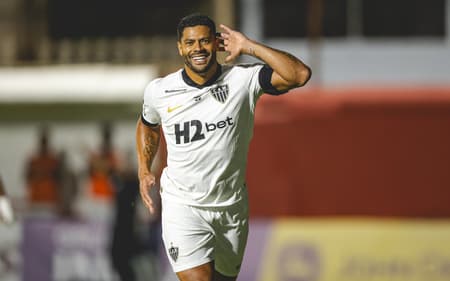 Hulk comemora hat trick contra o Itabirito (Foto: Pedro Souza / Atlético)