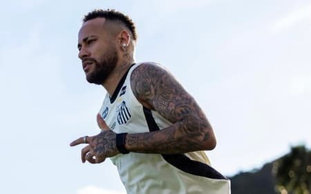 Neymar durante treino no Santos (Foto: Diego Sanches/Santos FC)