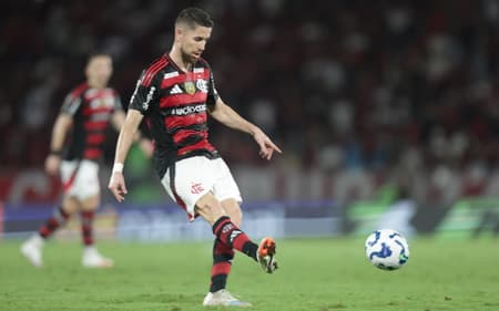 Jorginho acompanhou Flamengo x Vasco em um camarote do Maracanã (Foto: Gilvan de Souza/Flamengo)