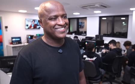 Reinaldo em entrevista ao Lance! (Foto: João Fraga/Lance!)