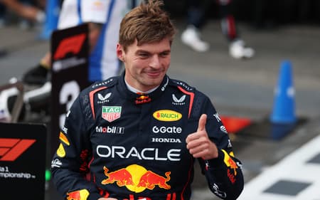 Max Verstappen conquista pole position no GP do Ajerbaijão (Foto: Steven Tee / LAT Images / Getty Images / Red Bull Content Pool)