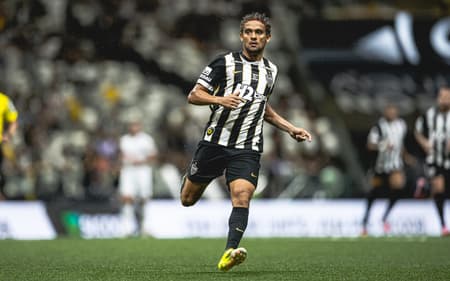 Scarpa em Atlético e América (Foto: Pedro Souza/ Atlético)