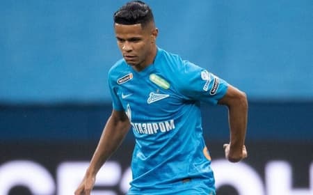 Douglas Santos em ação pelo Zenit (Foto: Divulgação / Zenit)