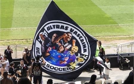 Bandeira em homenagem ao Beach Soccer da torcida Ultras Vascaína. (Foto: acervo pessoal)