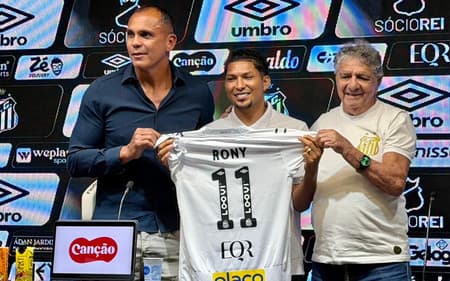 Rony é apresentado no Santos, na Vila Belmiro. (Foto: Juliana Yamaoka/ Lance!)