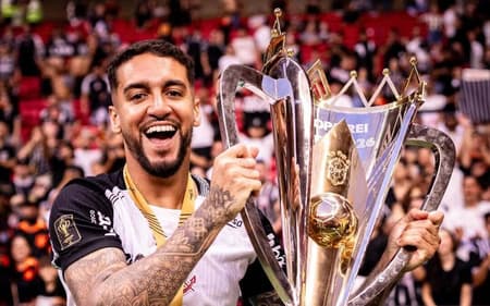 Matheus Pereira conquistou o título da Supercopa pelo Corinthians (Foto: Divulgação/Corinthians)