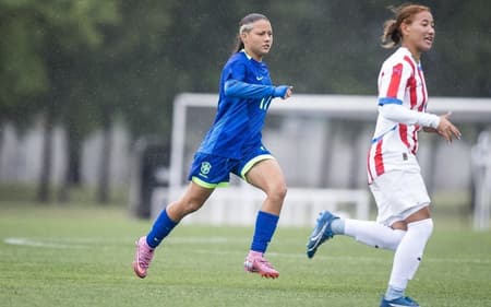 Evelin Bonifácio atuando pela Seleção Brasileira sub-20. (Foto: Ramiro Cicao/ Staff Images / CBF)