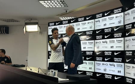 Allan foi apresentado pelo Corinthians (Foto: Guilherme Lesnok/Lance!)