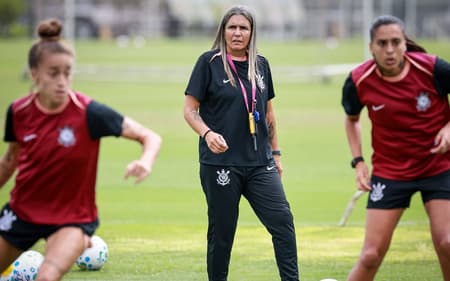 Emily Lima comanda primeiro treino à frente do Corinthians nesta quarta-feira (25). (Foto: Rodrigo Gazzanel/Agência Corinthians)
