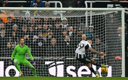 FBL-ENG-PR-NEWCASTLE-BRENTFORD