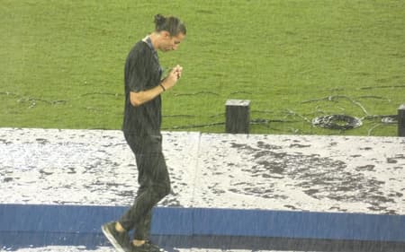 Filipe Luís após Flamengo x Lanús (Foto: Lucas Bayer/Lance!)