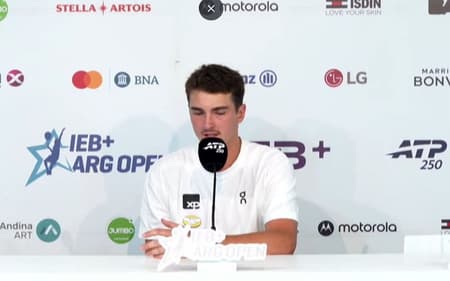 João Fonseca em coletiva de imprensa em Buenos Aires (Reprodução)