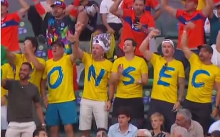 Torcida brasileira apoiando João Fonseca em Buenos Aires (Reprodução)