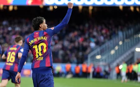 Lamine Yamal marcou um dos gols do Barcelona contra o Mallorca em La Liga (Foto: Josep LAGO / AFP)