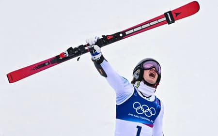 Lucas Pinheiro Braathen reage após a segunda descida do slalom gigante masculino nos Jogos Olímpicos de Inverno 2026. (Foto: Fabrice Coffrini/AFP)