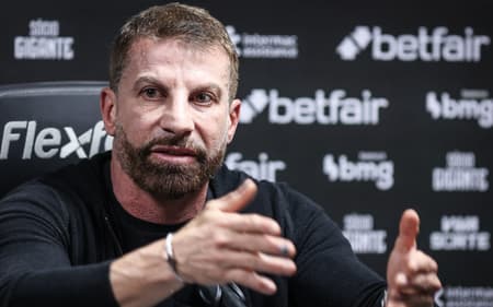 Pedrinho está à frente do futebol do Vasco por decisão liminar