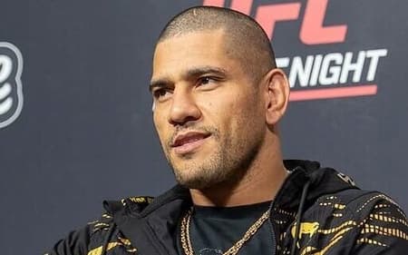 Se não subir para os pesados do UFC, Poatan pode ter que enfrentar Jiri de novo (Foto: Reprodução Instagram UFC Brasil)