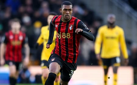 Na estreia de Rayan, o Bournemouth venceu o Wolves pela Premier League (Foto: Reprodução/X)