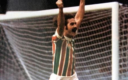 Rivellino comemora gol pelo Fluminense (Foto: Reprodução/Flu-Memória)