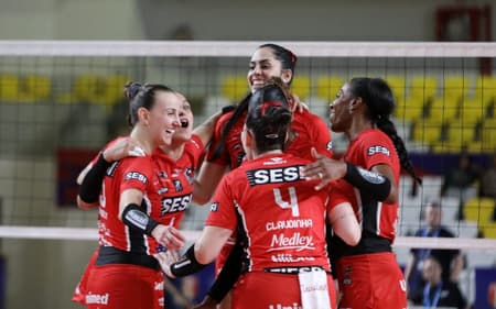 Sesi Bauru está nas semifinais do Sul-Americano de vôlei (Foto: Betto Dolorier/ FPV)