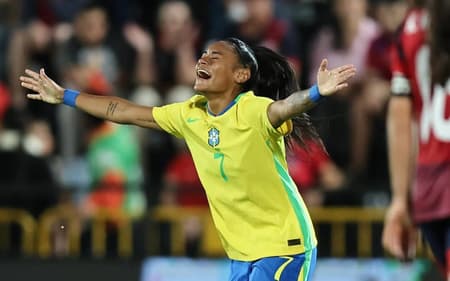 Tainá Maranhão comemora seu primeiro gol pela Seleção Brasileira. (Foto: Lívia Villas Boas/Staff Images/CBF)