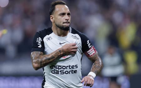 Maycon falou sobre possível favoritismo do Cruzeiro (Foto: Vilmar Bannach/Ekobanpress/Gazeta Press)