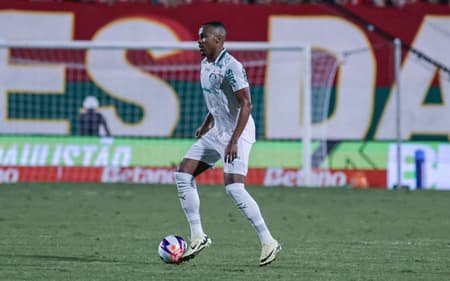 Marlon Freitas em sua estreia com a camisa do Palmeiras (Foto: Everton Okubo/Agência F8/Gazeta Press)