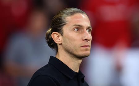 Filipe Luís comanda o Flamengo contra o Lanús (Foto: EDU ANDRADE/Fatopress/Gazeta Press)
