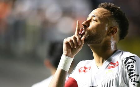 Neymar provoca torcida do Vasco ao marcar gol pelo Santos. (Foto: Mauricio De Souza/ Agif/Gazeta Press)