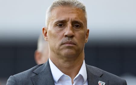 Hernan Crespo foi criticado após derrota (Foto: Joisel Amaral/Agif/Gazeta Press)
