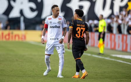 Neymar foi titular do Santos no empate diante do Corinthians após ter sido poupado contra o Mirassol. (Foto: LEO BARRILARI/Gazeta Press)