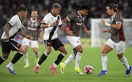 Vidente aponta resultado de Vasco x Fluminense pelo Brasileirão