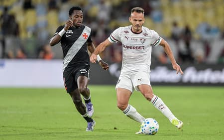 Renê em ação no clássico entre Vasco e Fluminense (Foto: Thiago Ribeiro/AGIF/GazetaPress)