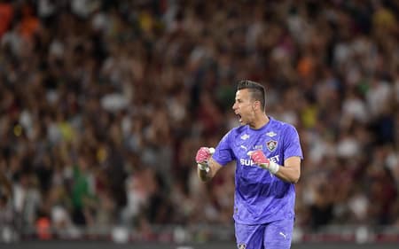Fábio comemora em Fluminense x Atlético-MG (Foto: Thiago Ribeiro/ Agif/Gazeta Press)