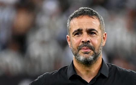 Artur Jorge emocionado com o título brasileiro no Botafogo (Foto: : André Fabiano/Código19/Gazeta Press)