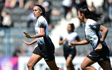 Andressa Alves comemora gol pelo Corinthians, contra o Palmeiras, no último jogo entre as equipes pelo Brasileirão Feminino, em abril de 2025. (Foto: CBF/Flickr)