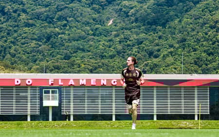 Filipe Luís durante treino do Flamengo (Foto: Divulgação/Flamengo)