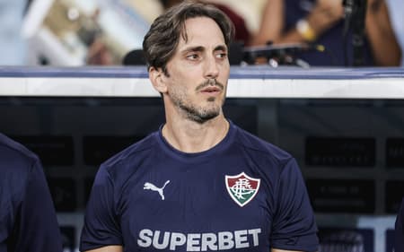 Zubeldía no comando do Fluminense (Foto: Lucas Merçon/ Fluminense FC)