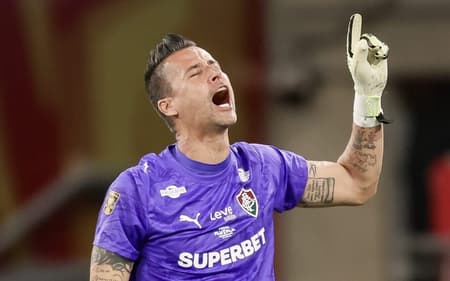 Fábio em ação em Fluminense x Flamengo (Foto: Marcelo Gonçalves/ Fluminense FC)