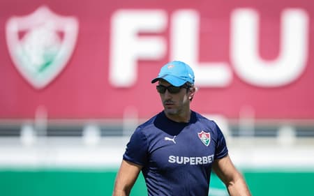 Zubeldía em treino no CT do Fluminense (Foto: Marcelo Gonçalves / Fluminense FC)