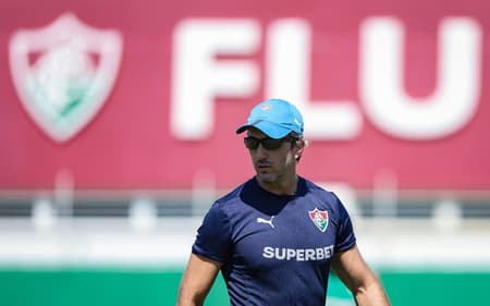 Zubeldía em treino no CT do Fluminense (Foto: Marcelo Gonçalves / Fluminense FC)
