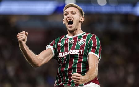 Castillo comemora o primeiro gol com a camisa do Fluminense no duelo contra o Atlético-MG (Foto: Lucas Merçon/ Fluminense FC)